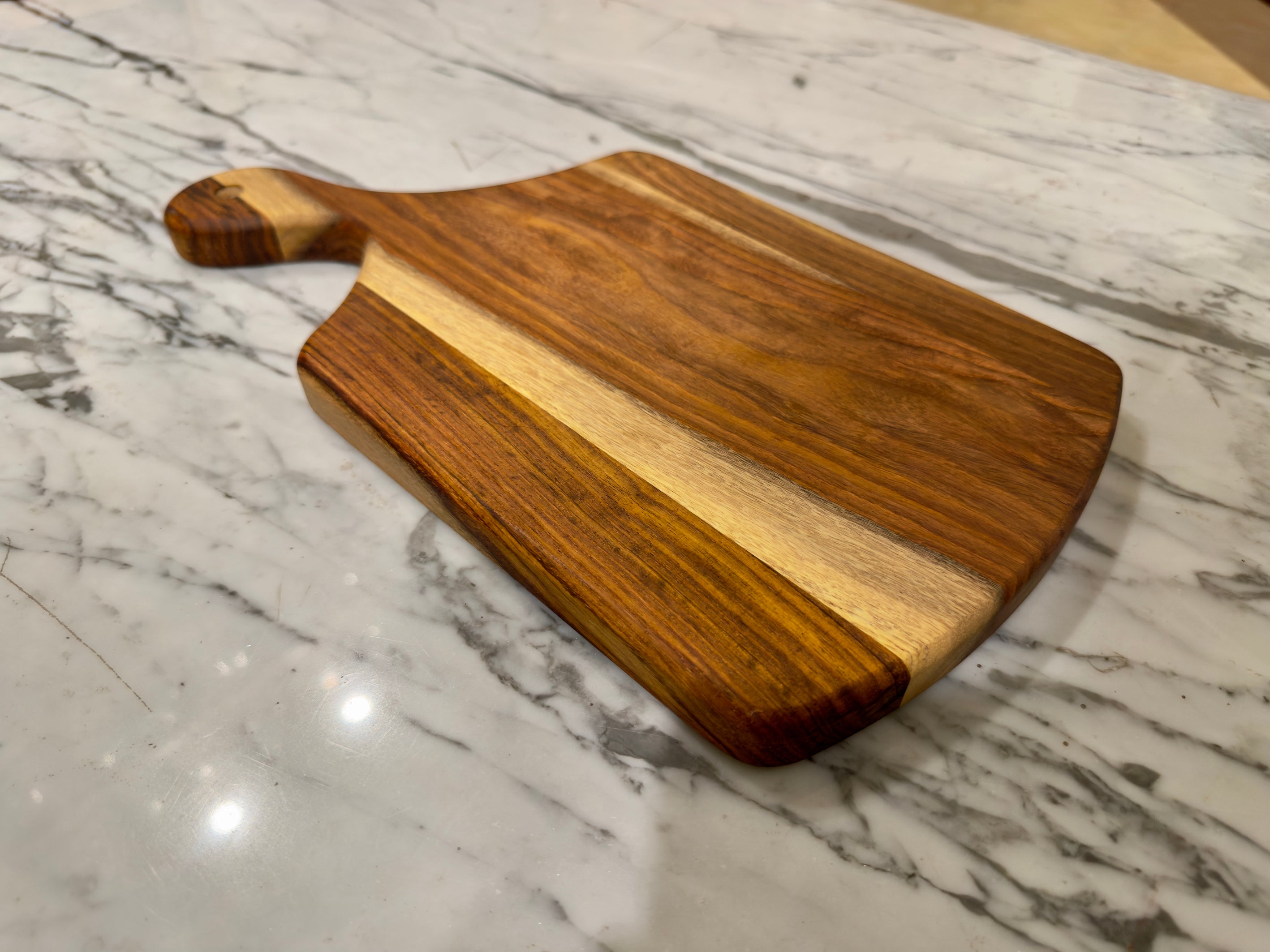 Handcrafted Shisham Wood Serving & Cutting Board with Handle – 20 × 37 cm