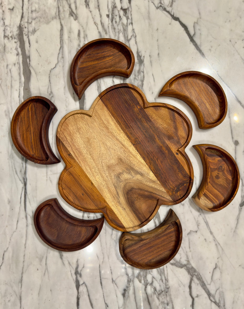 Clover Snack Platter – Handcrafted Shisham Wood
