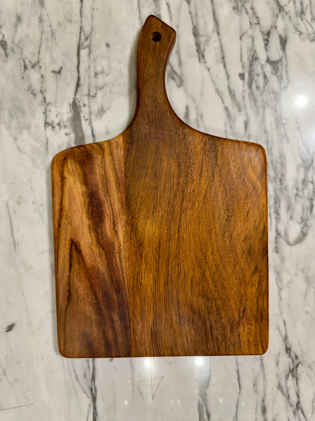 Handcrafted Shisham Wood Charcuterie & Cutting Board with Handle – 40 × 25 cm