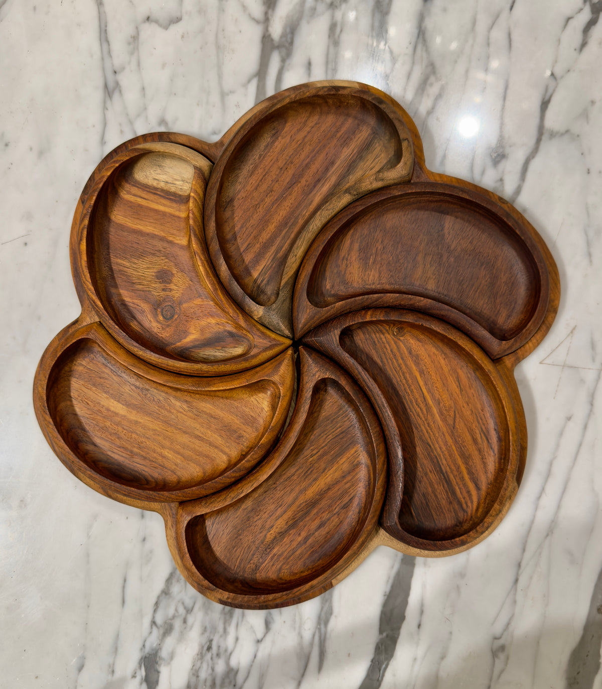 Clover Snack Platter – Handcrafted Shisham Wood