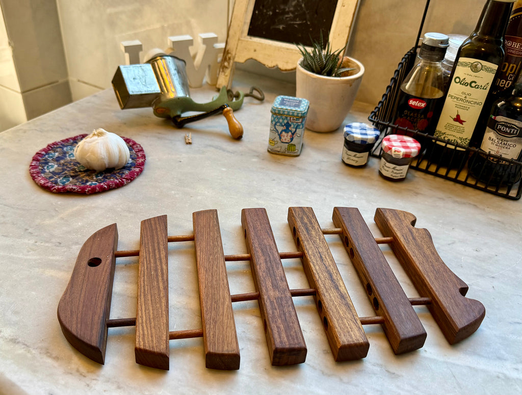 Wood Folding Trivet – Fish Shape | Expandable Hot Pot Stand