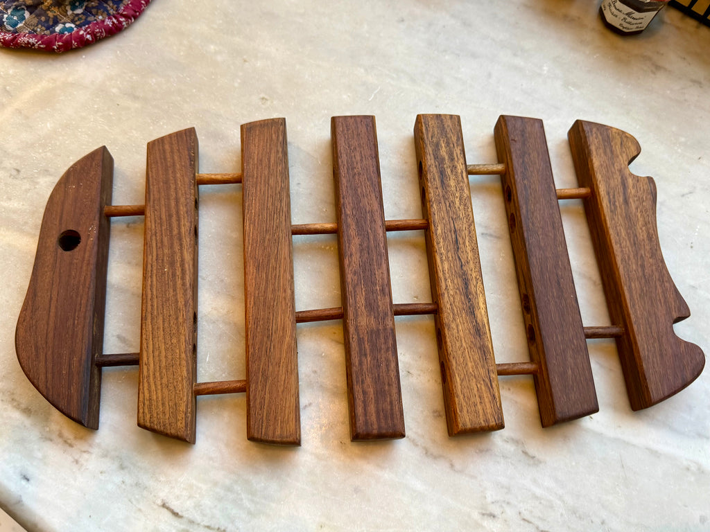 Wood Folding Trivet – Fish Shape | Expandable Hot Pot Stand
