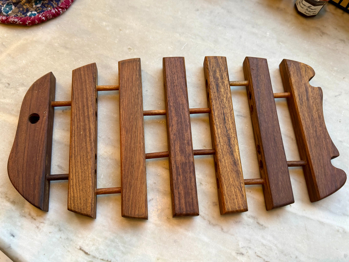 Wood Folding Trivet – Fish Shape | Expandable Hot Pot Stand
