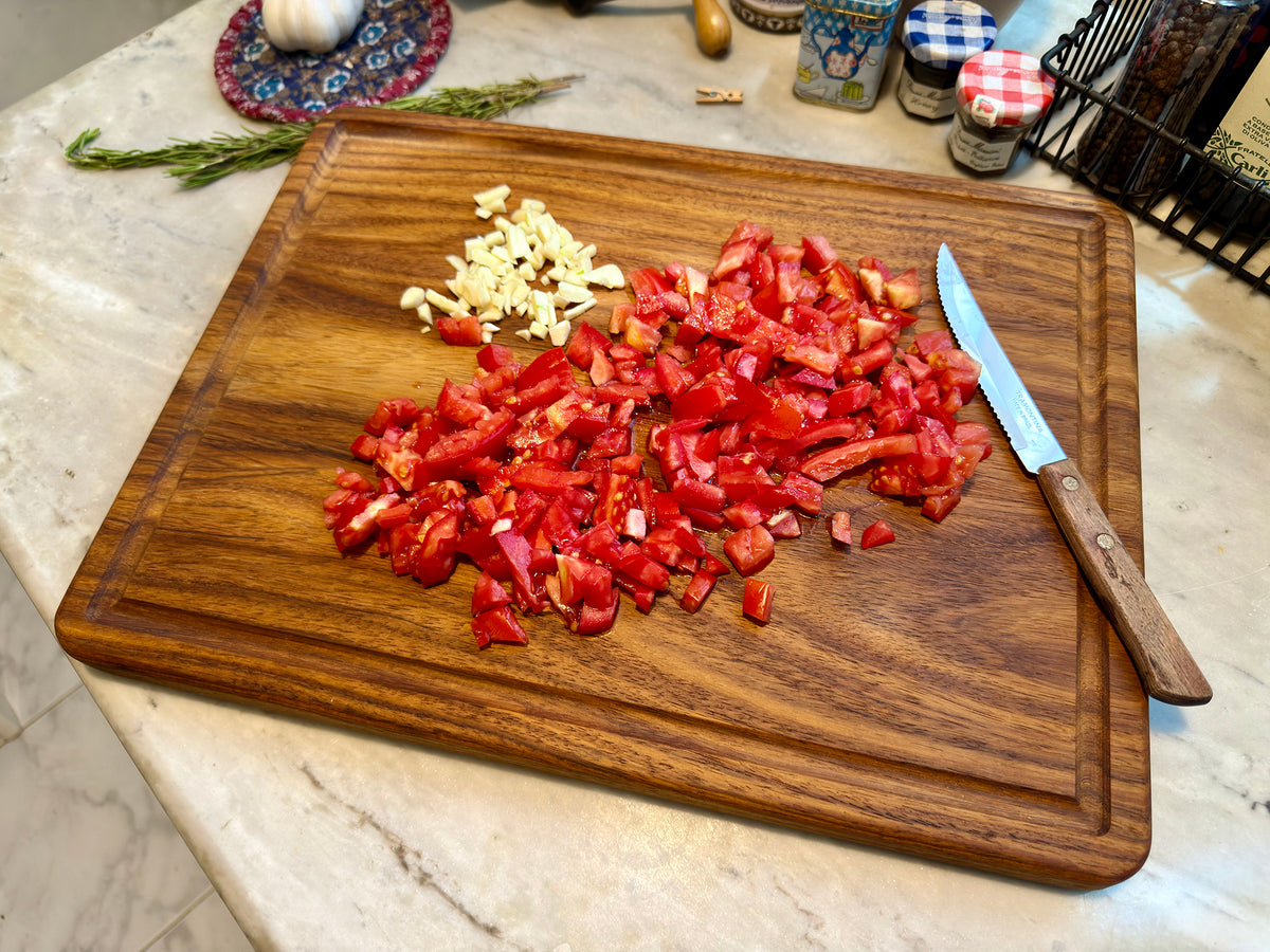 Cutting Board with Juice Grove